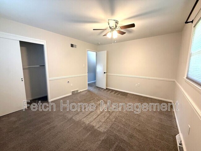Building Photo - 417 Surrey Dr