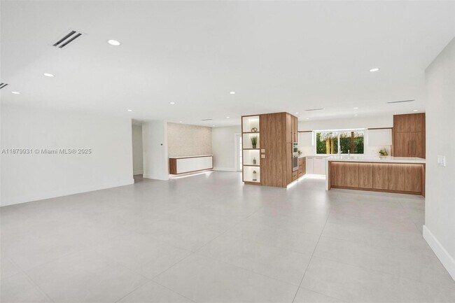 Building Photo - 4814 Arthur St