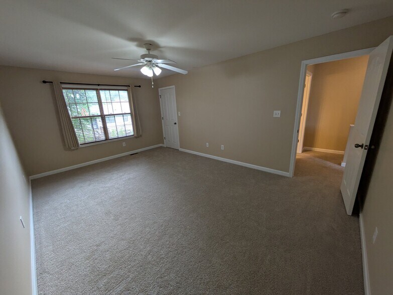 Building Photo - 4742 Forest Landing Way