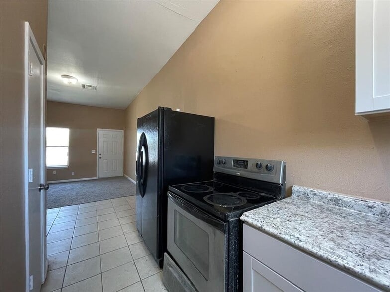 Building Photo - 3710 Holmes Road, B