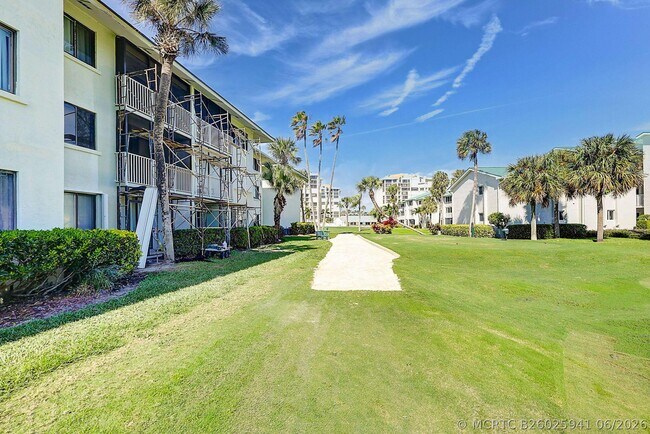Building Photo - 2400 S Ocean Dr