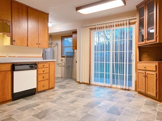 Building Photo - 3 bd, 1 bth South Omaha/Hanscom Park Home with Attaced 1 car garage! $1,425! MOVE IN SPECIAL READ...