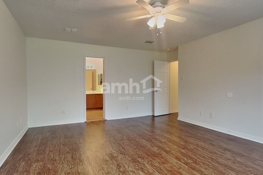 Building Photo - 4405 Statesman Ln