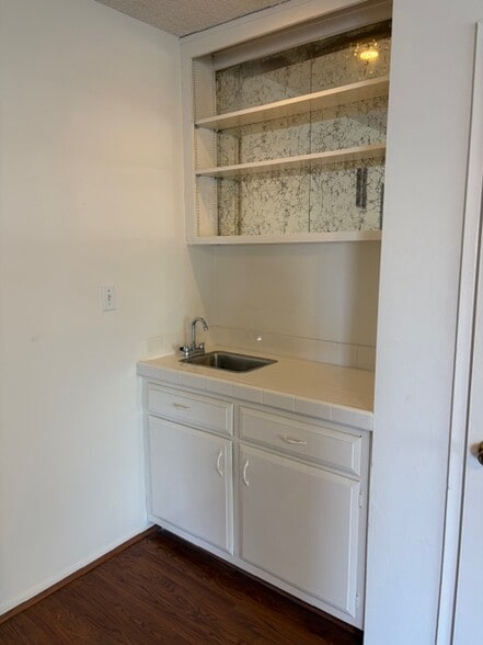 Wet bar in living room - 1123 S Wooster St