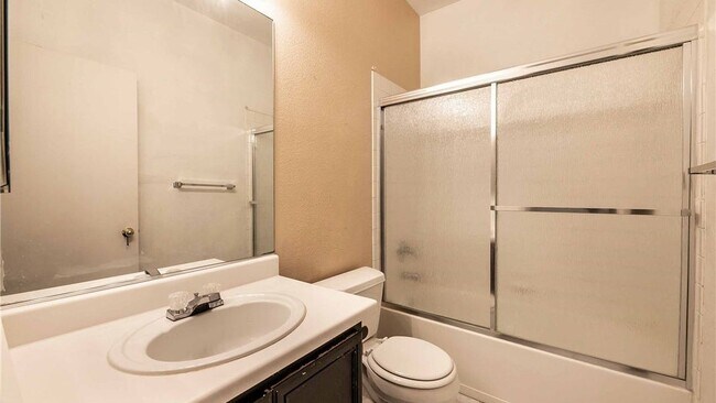 Building Photo - 824 Clear Diamond Ave