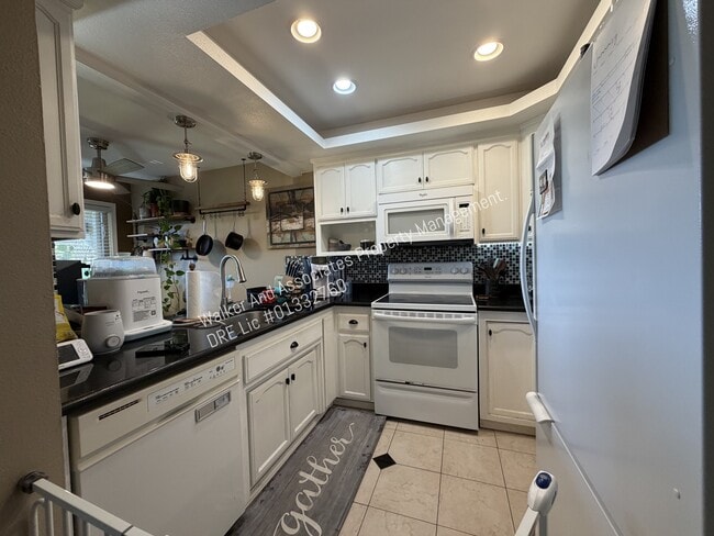 Building Photo - 225 E Rice Ranch Rd