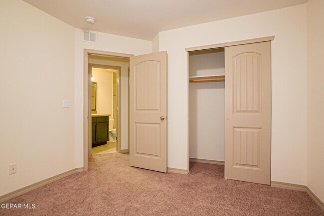 Building Photo - 3204 Merry Mdw