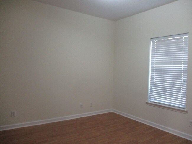 Building Photo - 3951 Gladiola Ct