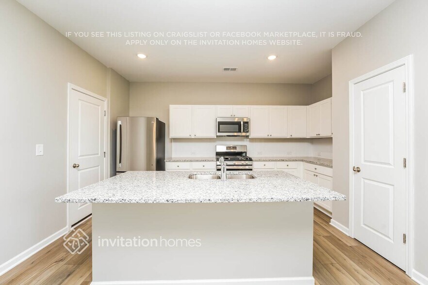 Building Photo - 2093 Boxwood Cir