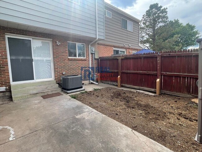 Building Photo - 1224 Cree Dr