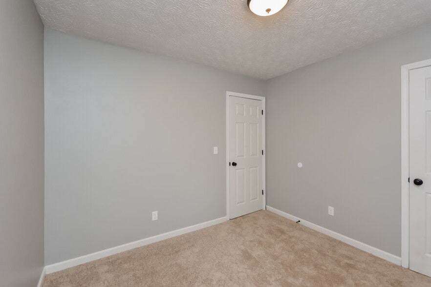 Building Photo - 2093 Phillips Rd