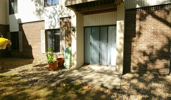 Building Photo - 521 73rd St