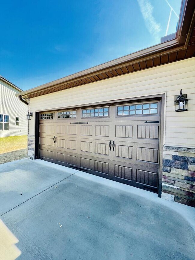 Building Photo - Brand New 3 Bedroom 2 Bath Single Family Home