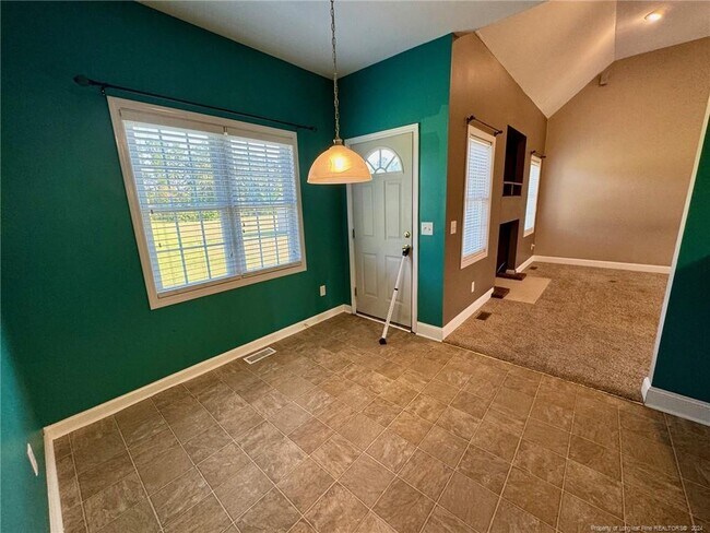 Building Photo - 243 Trace Ln
