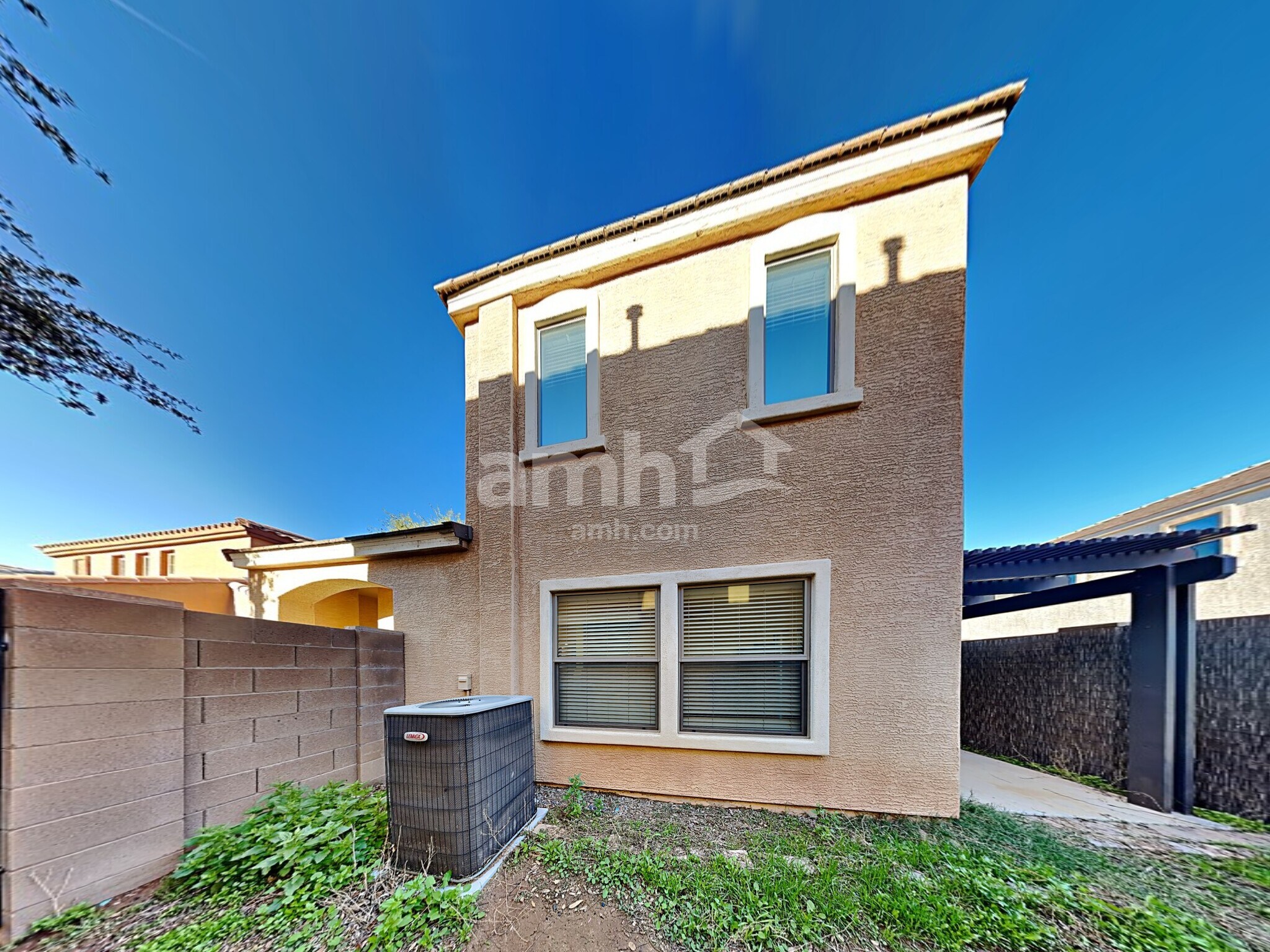 Building Photo - 2549 E Bart St