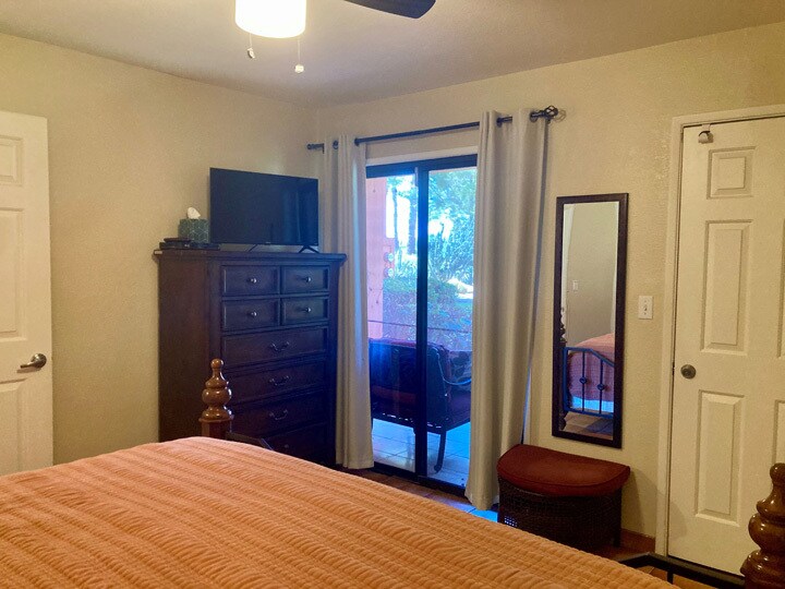 Building Photo - 12212 N Paradise Village Pky W