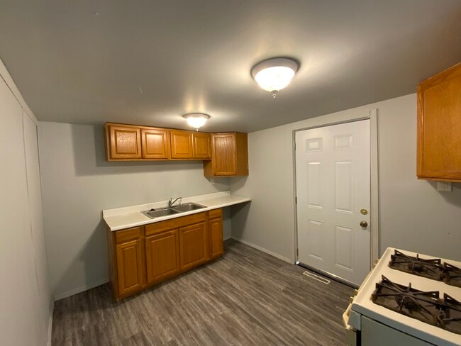 Building Photo - 624 Grant St