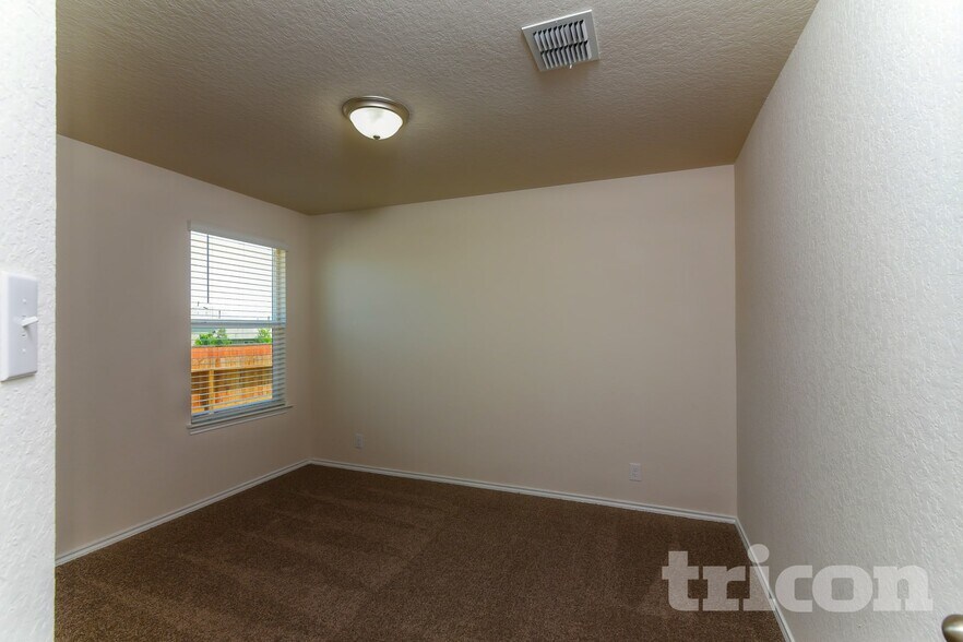 Building Photo - 15406 Shortwing