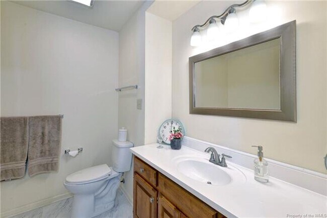 Building Photo - 2 Bedroom/ 2.5 Bathroom- The Mews