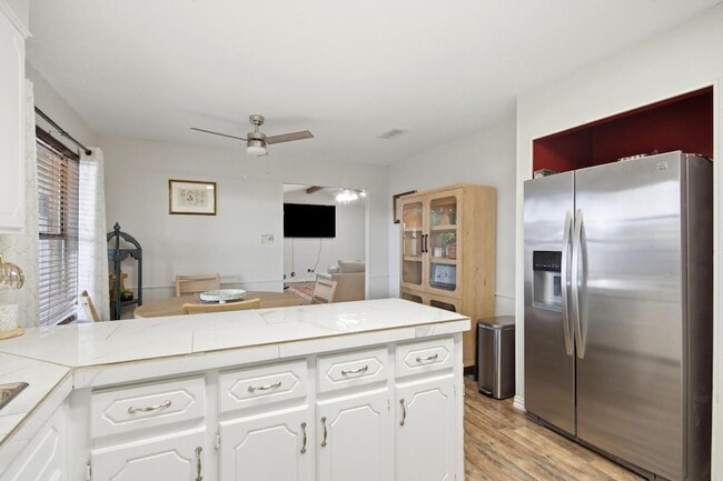 Building Photo - 2842 Rex Allen Dr