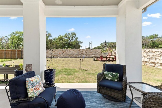 Building Photo - 523 Hallwood Dr