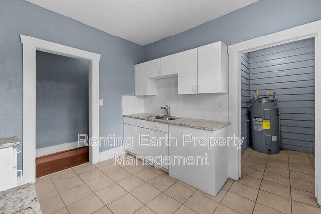 Building Photo - 2335 20th Place Ensley