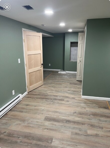 Building Photo - 1006 Laurel Ave