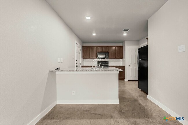 Building Photo - 1415 Shoshoni Trail
