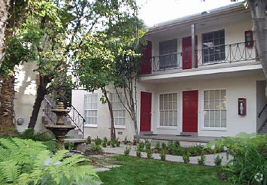 Alternate Building View 2 - 7714-7730 Hollywood Blvd