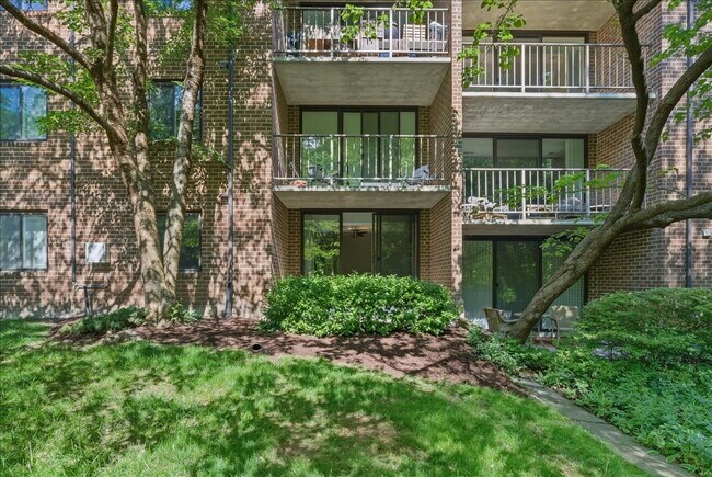 Building Photo - Contemporary 1BR / 1BA Condo in Reston – Utilities Included!