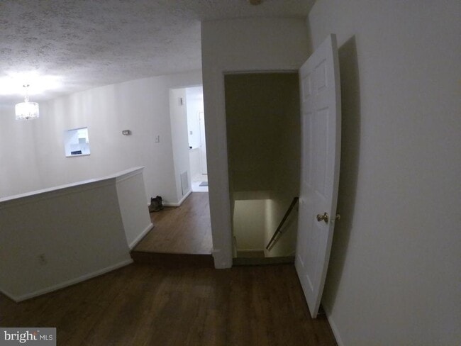 Building Photo - 2804 Pin Oak Ln