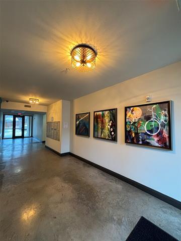 Building Photo - 801 S Bishop Ave