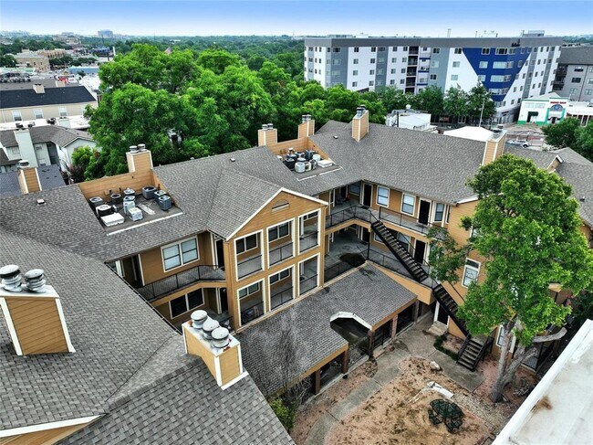Building Photo - 2802 Nueces St