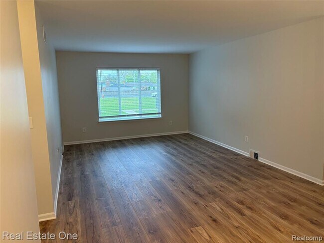 Building Photo - 18574 Masonic