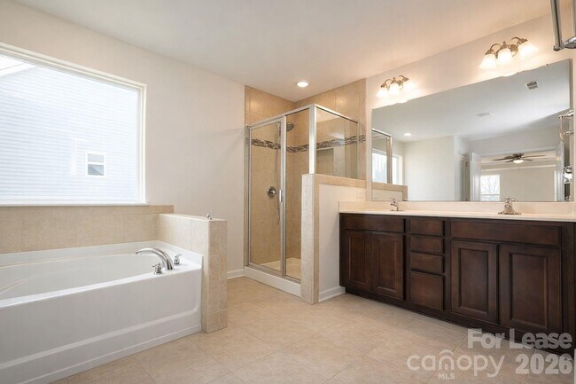 Building Photo - 3220 Berry Creek Rd