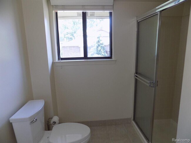 Building Photo - 11849 Sycamore Rd