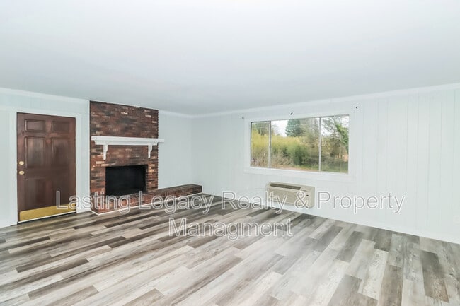 Building Photo - 2333 15th St NE