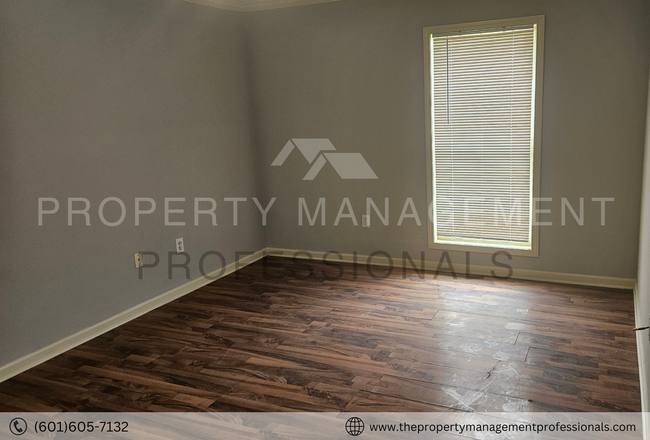 Building Photo - 121 Cherry Laurel Cir