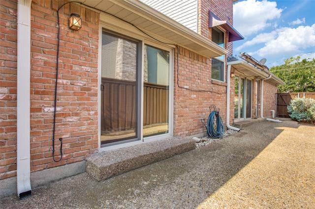 Building Photo - 10511 Ravenscroft Dr