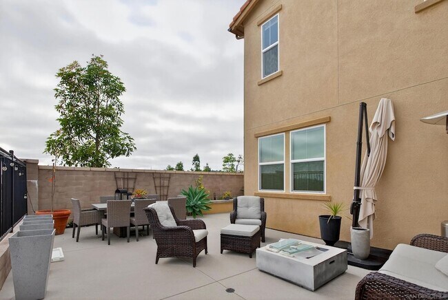 Building Photo - 1733 Artemisia Ct
