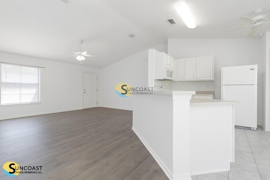 Building Photo - 61 Raleigh Dr