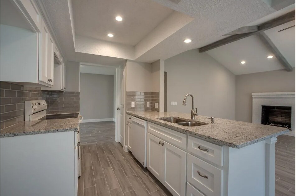 Open Kitchen - 2311 Blackhaw Ct