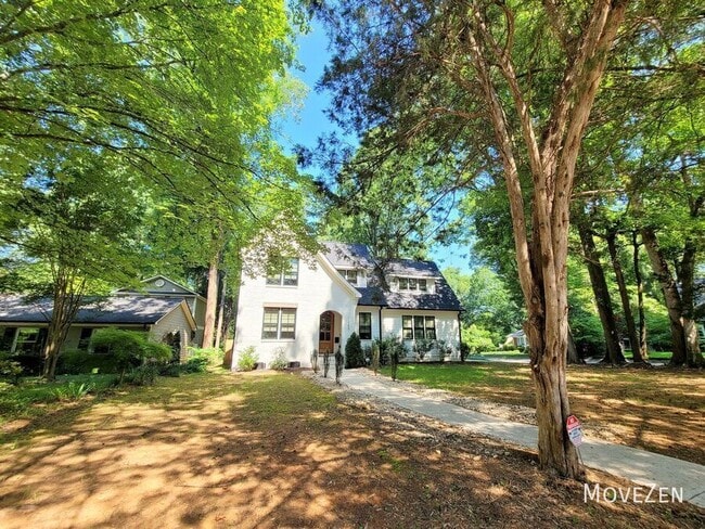 Building Photo - 1265 Pinecrest Ave