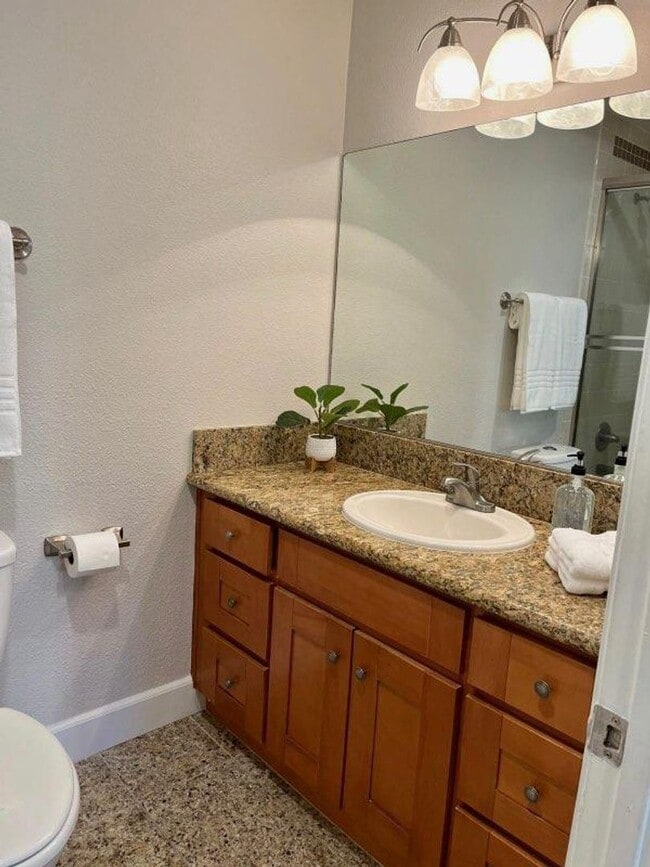 Building Photo - Villa La Jolla Condo in the Heart of it All!