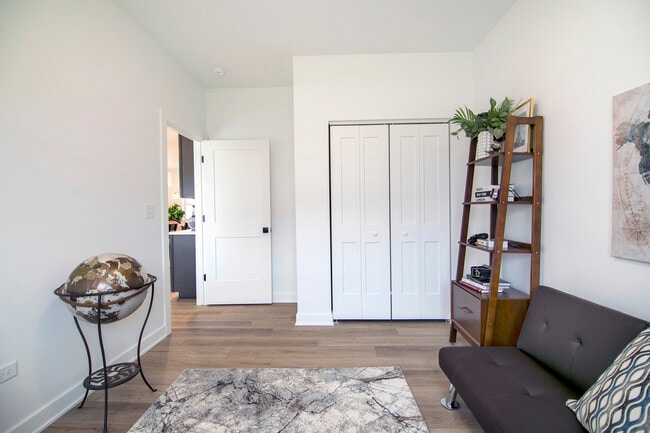 Building Photo - 2031 Isabella Ln