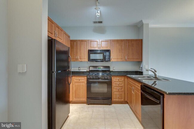 Building Photo - 12958 Centre Park Cir