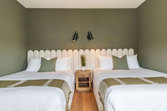 Building Photo - 1117 3rd Ave S