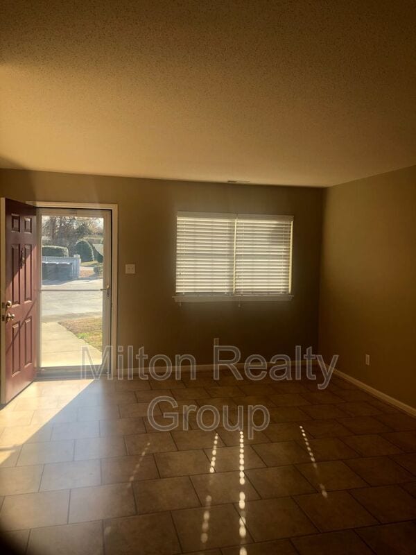 Building Photo - 103 Old Spring Hill Ln