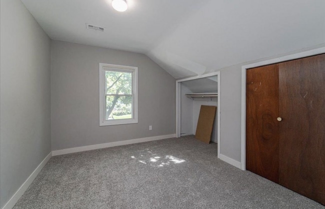 Building Photo - Beautiful 3-Bed 1-Bath Available Now in Ha...