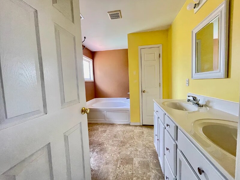 Building Photo - 3730 Carrie Ridge Ct